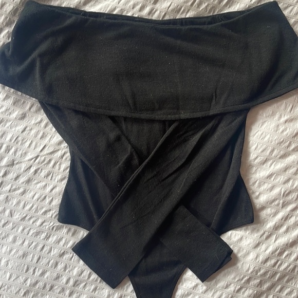 Off the shoulder folded bodysuit - Picture 3 of 6